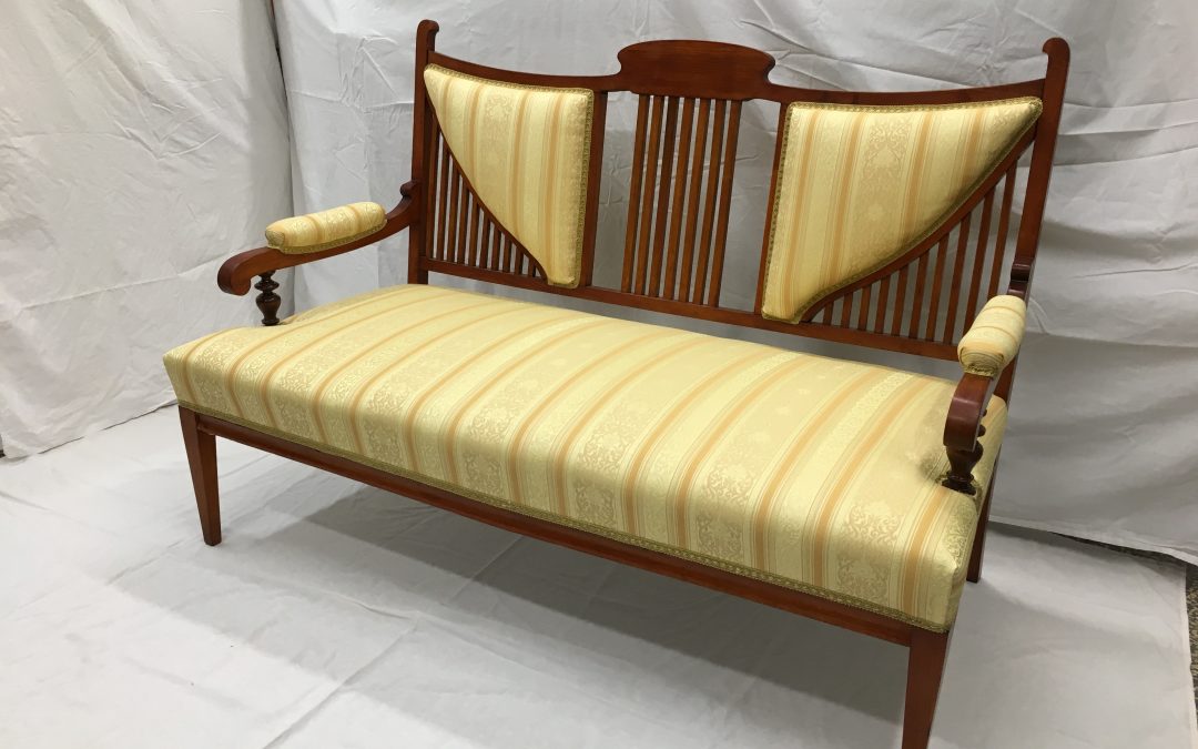 Székek és szófa – Chairs and sofa